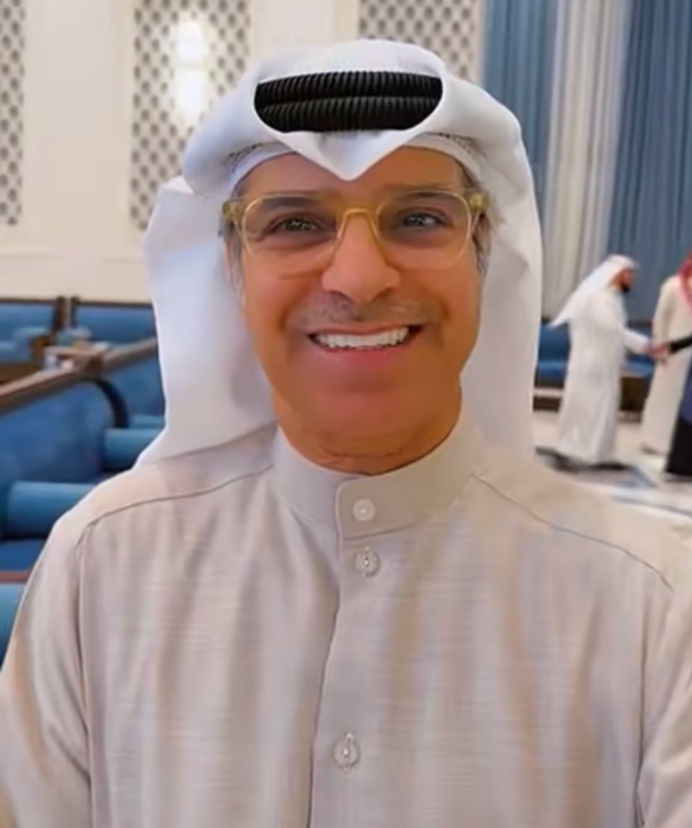 د. غانم ليس مجرد مدرب أو حكم، بل هو "معلم" بالمعنى الحرفي، فقد أثرى حياة آلاف الطلاب من خلال برامج التربية البدنية وكنا نتعلم منه ايام الدراسه، وساهم في تطوير كرة القدم الكويتية كحكم ومدرب. في ظل التحديات الحديثة، يظل صوته الداعي للرياضة والقيم الطيبة مصدر إلهام. لو كنت تبحث عن