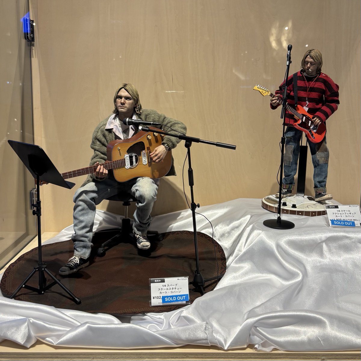 カートコバーン　フィギュア 1/6 スケールアクションフィギュア カート・コバーン – BLITZWAY JAPAN