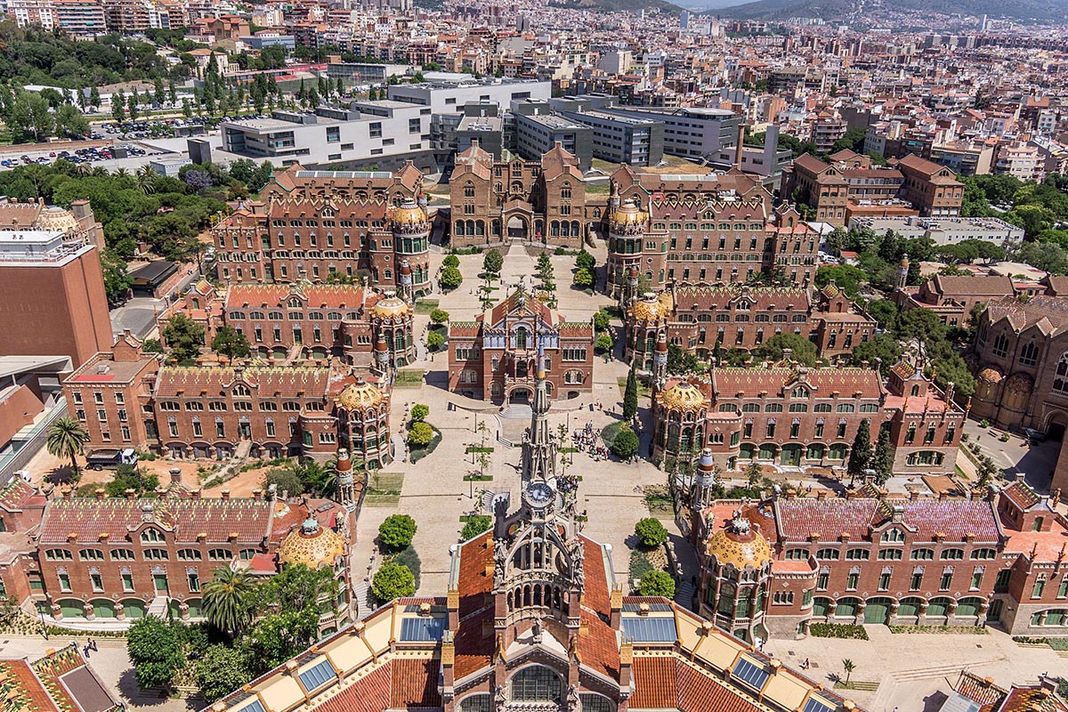 This Week in BCN, Dec 11-17: *Articles* —Hospital de la Santa Creu i Sant Pau —BCN's #RondaVerda —Pessebres —A History of Mulled Wine —Flu Season Started Early—Stress &amp; #ExpatLife —Catering or Private Chef? —Connections for Couples +Upcoming Events!+ mailchi.mp/barcelona-metr…