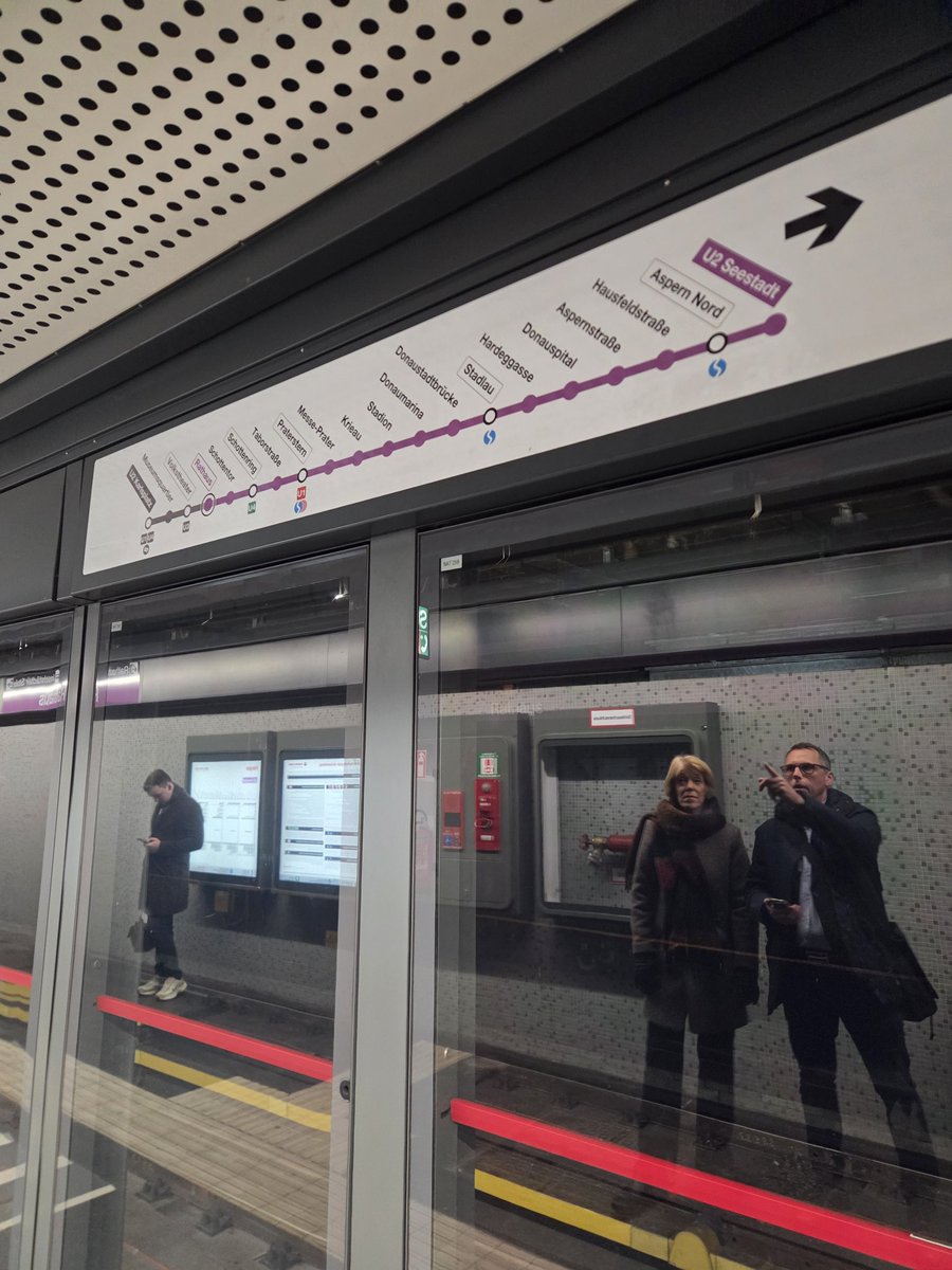 rafavidalperez's tweet photo. Ready to start first #EACVI2025 @escardio day in Vienna after #ubertrip at night. See you in Messe Wien. https://t.co/xZ5wvlNALZ