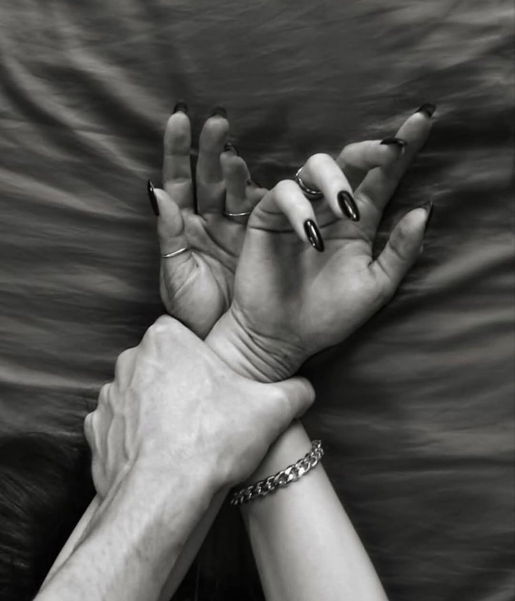 Όμορφες καλημερες ....🖤