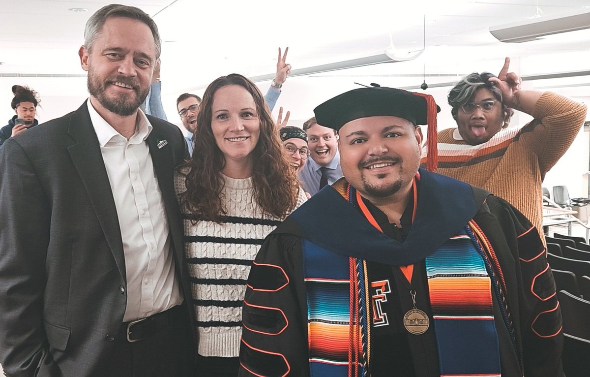 FUAIII's tweet photo. Today at @adamsstate, we hosted our Fall 2025 First-Generation Graduation Celebration &amp; our Finals Week Late Night Breakfast! 

It's moments like these that reaffirm my commitment and love for higher education and the lives we get to impact daily!

💚🐻🤍
#DrFlorencioUArandaIII https://t.co/R3Hq1ujbKp