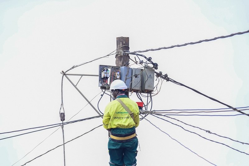 Electricity access has expanded across Hoima District and City, with 12 of 14 Sub-Counties already connected to the national grid. Government plans to extend power to the remaining Sub-Counties to ensure universal access in the next Kisanja. #OpenGovUg
