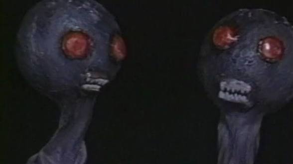 thefatspaceman's tweet photo. FEEDERS 2: SLAY BELLS (1998, John Polonia and Mark Polonia) https://t.co/w2fFiQxo8V