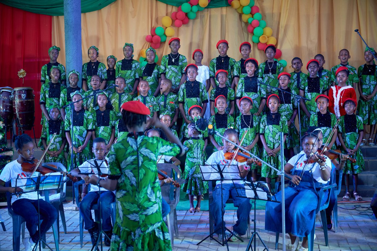 FadaRay1's tweet image. Accept the voices of the innocents O Lord, and may you come without delay to save us.  Amen.
#fadaray #faith #jesus