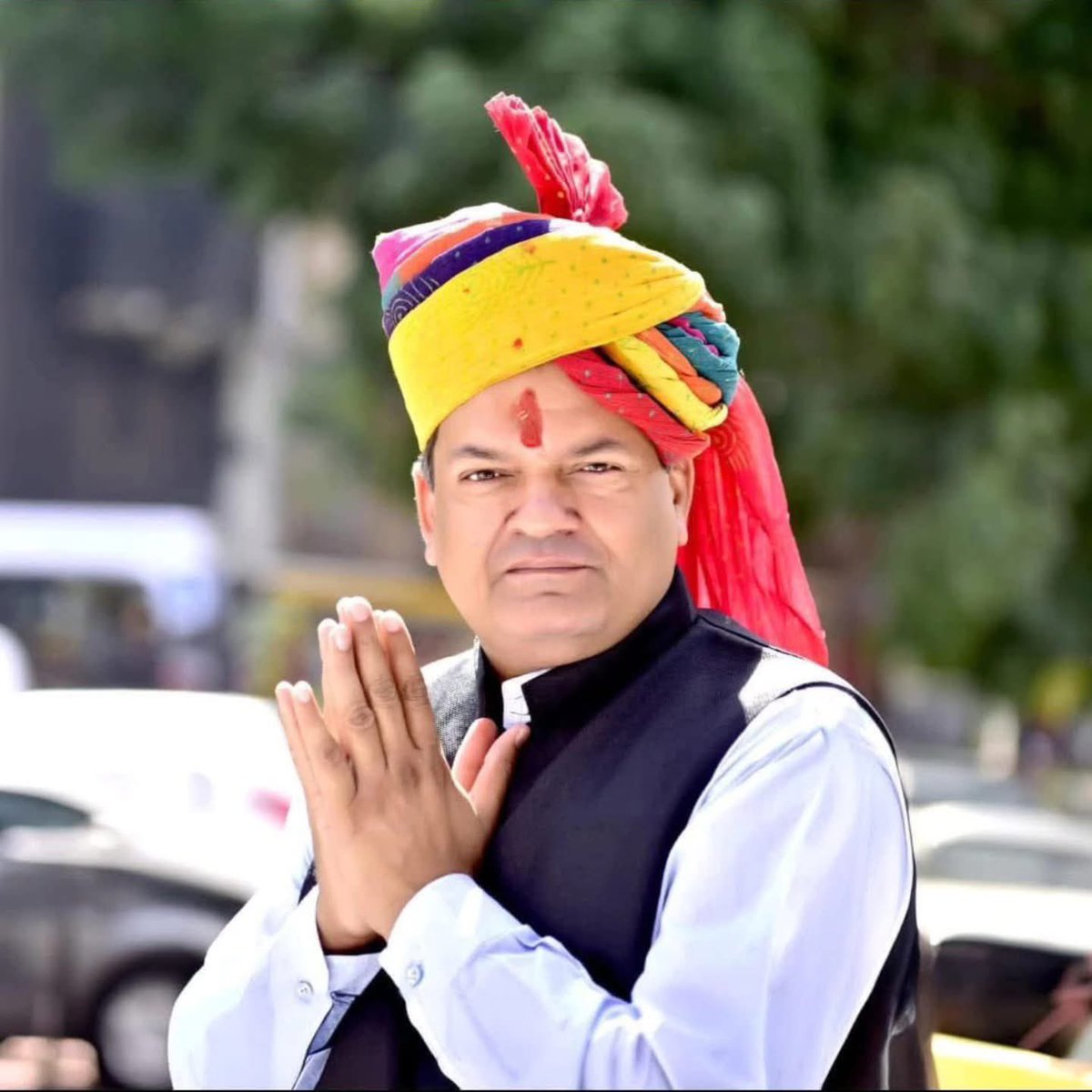 राजस्थान के माननीय कैबिनेट मंत्री श्री सुमित गोदारा जी को जन्मदिवस की हार्दिक शुभकामनाएँ।
श्री मदन मोहन जी महाराज की कृपा सदैव बनी रहे।
<a href="/Sumit_Godara11/">Sumit Godara</a>