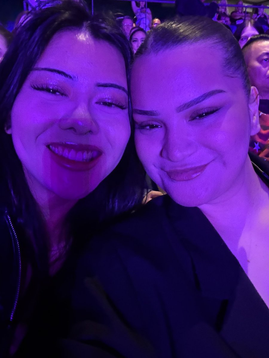 lululiviaaa's tweet photo. and some w my lovely gf https://t.co/1S5kcnC9Pf