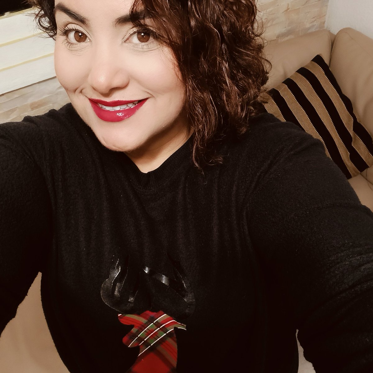 ChulaChula01's tweet photo. Ustedes en qué número de Ugly sweater van?🤔 https://t.co/Wmi74t2bOJ