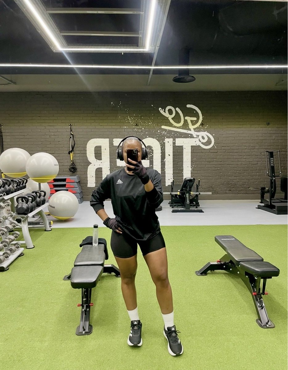 __NadiaN's tweet image. Blows my mind that these two pictures were both taken in 2025😭🥹 training for mental health kanti I’m straight up turning into Brock Lesnar. Kuzofuneka ndikhabe umntu soon.