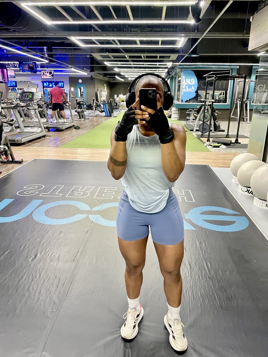 __NadiaN's tweet image. Blows my mind that these two pictures were both taken in 2025😭🥹 training for mental health kanti I’m straight up turning into Brock Lesnar. Kuzofuneka ndikhabe umntu soon.