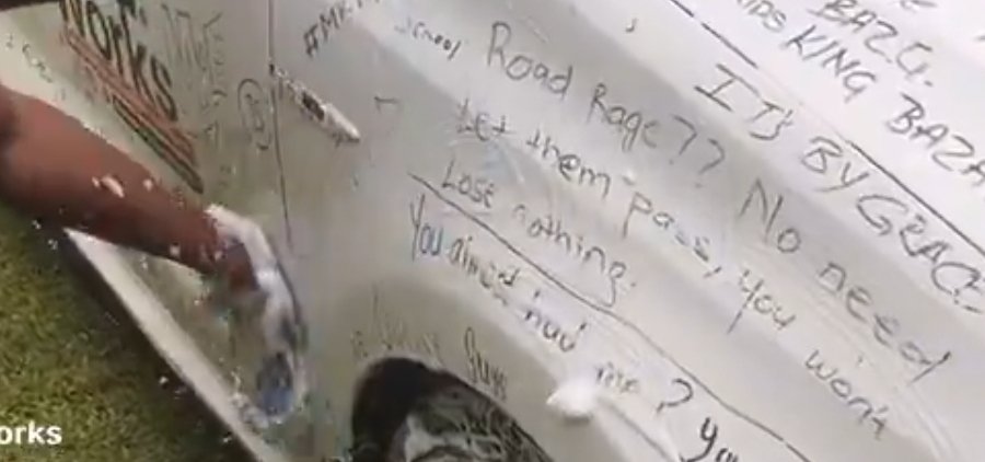 TangoFox_'s tweet image. Very good message here. Has he tried buffing the car?