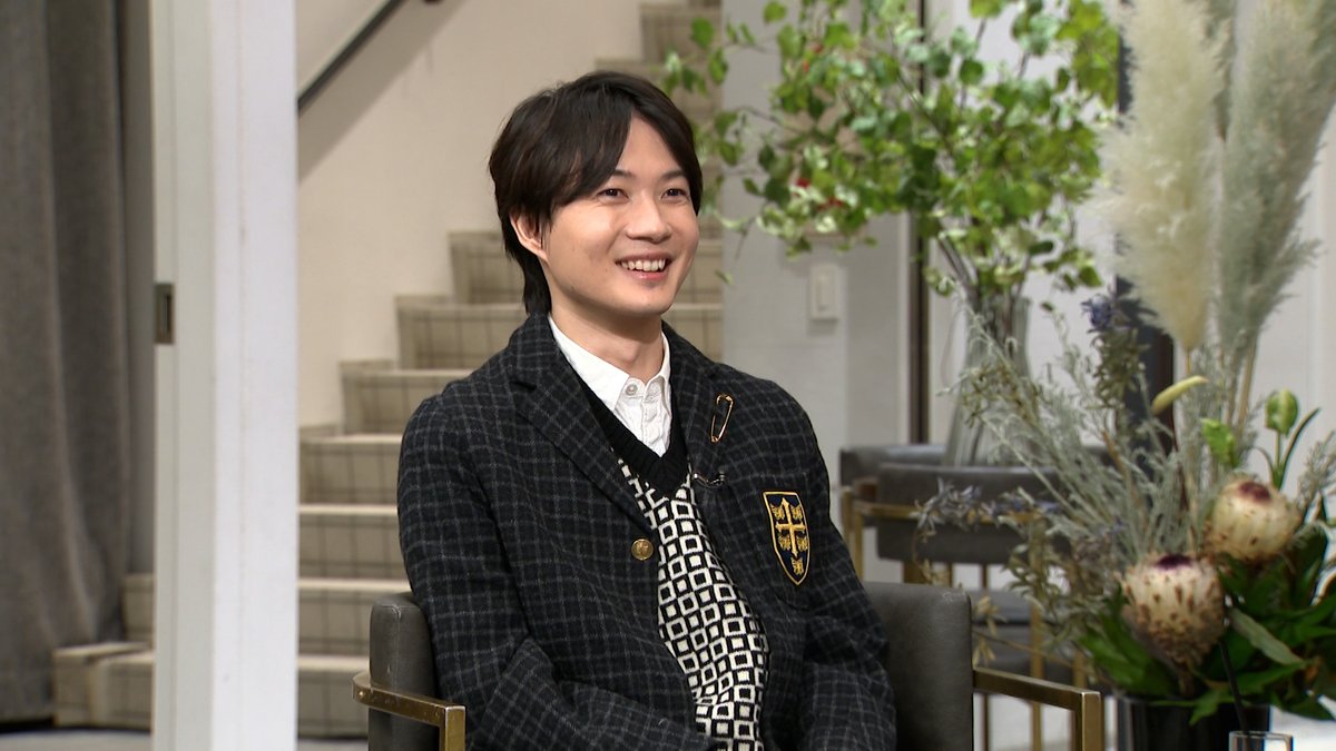 mezamashimedia's tweet photo. 『ボクらの時代』

菅田将暉さん×神木隆之介さん×三谷幸喜さん
が登場する後編

三谷さん
「温泉が好きな人の気が知れない。知らない人のエキスが…」

菅田さん＆神木さんは
「そこまで考えない」ときっぱり！

12月14日（日）7時～

▶️https://t.co/sNeQWxFGaw https://t.co/OhhEN8HdV5