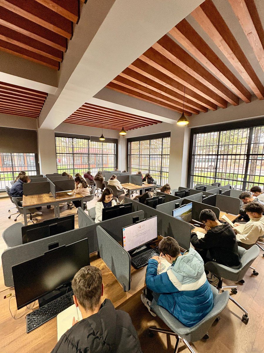 Kütüphanemizde çok güzel bir etkinlik için Remide Yılmaz Atabek Anadolu Lisesi öğrencilerini ağırladık 🥰 📚 

Huzurlu, sakin, güzel bir ortamda kitap okumak isteyen öğrenci kardeşlerimiz;
📍 İlhanlı Yaşar Kaplan Kütüphane’mizde 
kitap okuma etkinliği gerçekleştirdi 🤗