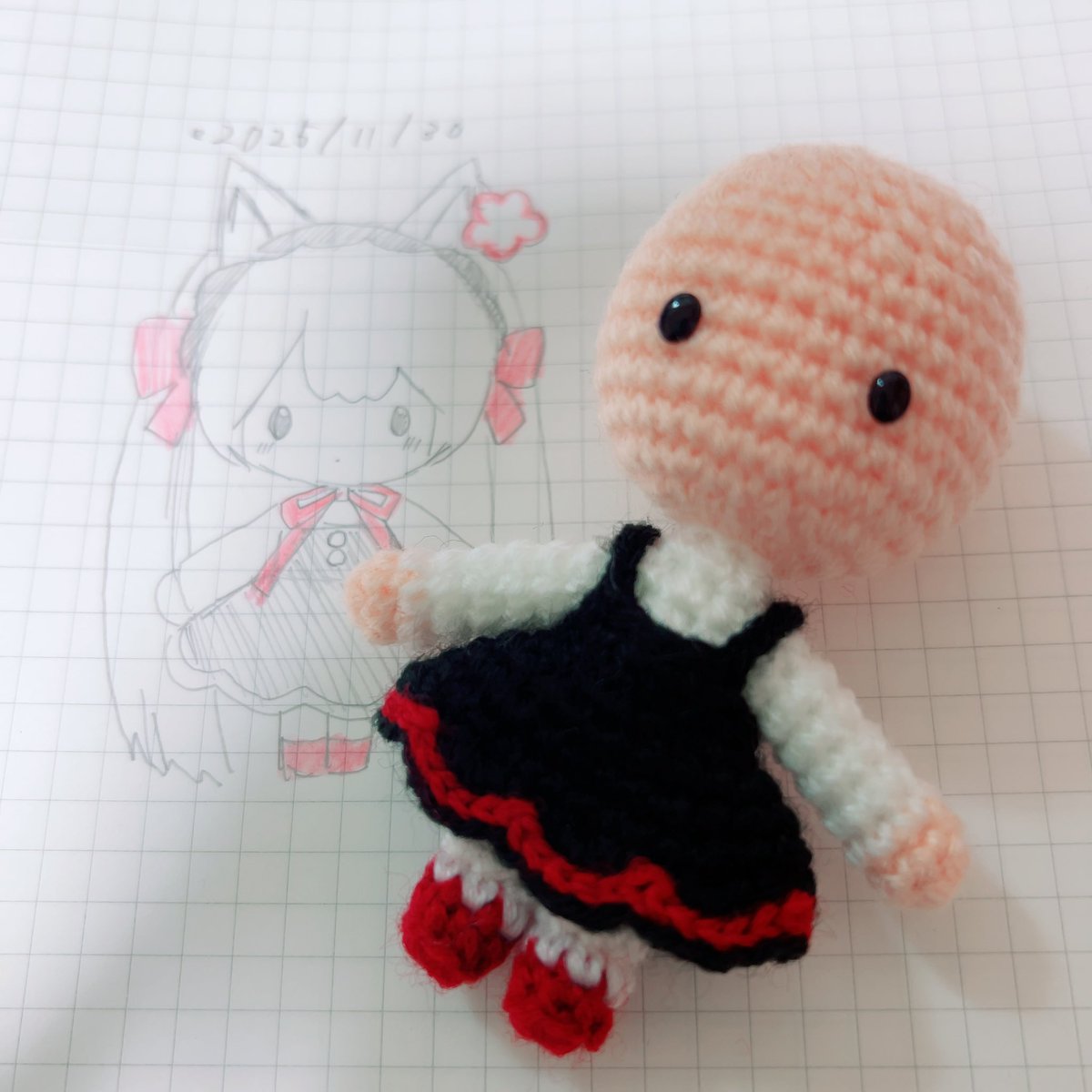 久しぶりにオーダーメイドではない作品を作ってます！ ゴスロリ風味の