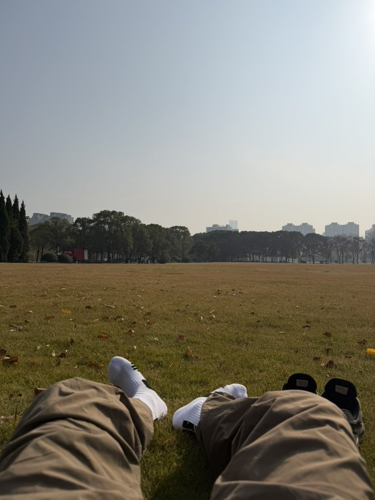 RenderignLiu's tweet image. 晒晒太阳