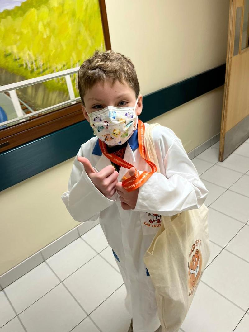 Harvey's Lab Tours tweet media