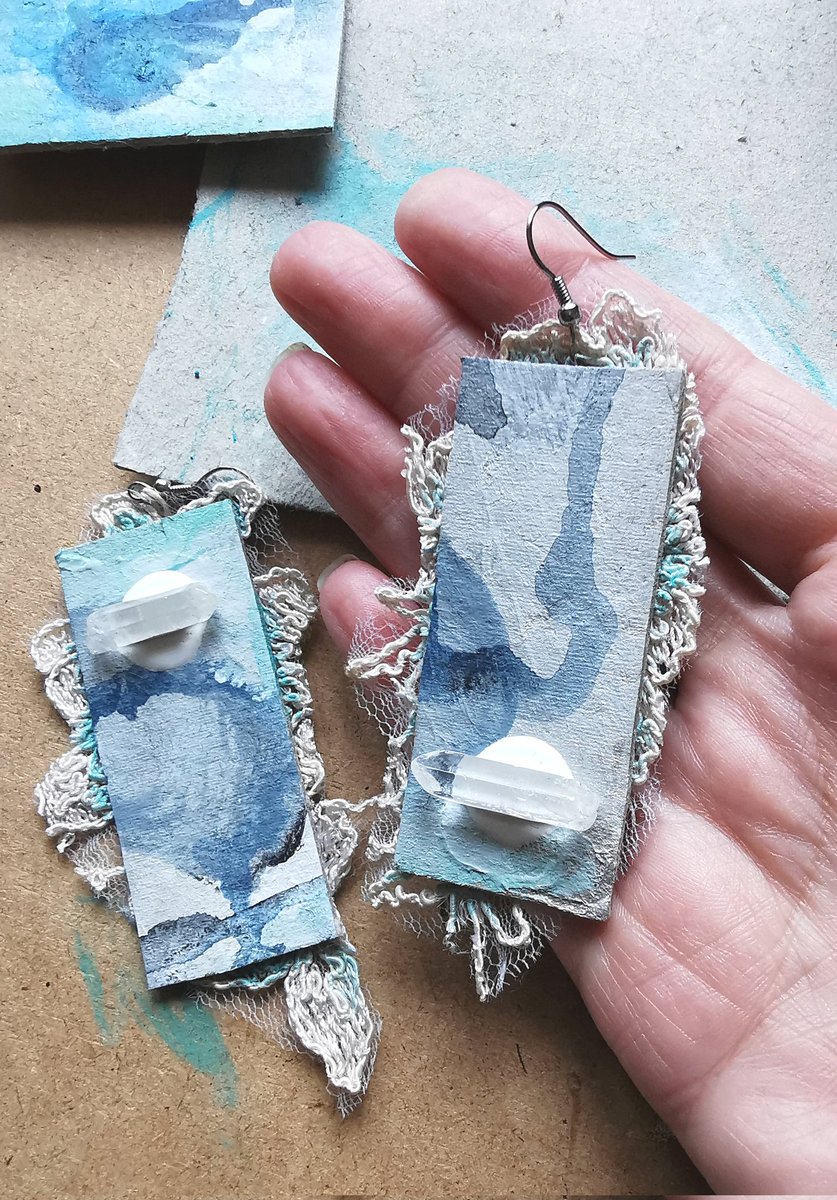 ElyseeartD's tweet photo. Ice & Lace ๐จ๏ธ๐ฌ๏ธโ๏ธNew photos, ready to be listed in my shop:
https://t.co/SN1HUAaq69
#elyseeart #iceandlace #earingslovers #winterfashion #winterearrings #queenforaday #queenofice #handpainted #wearableart #arttowear https://t.co/cjIGuoE9lY