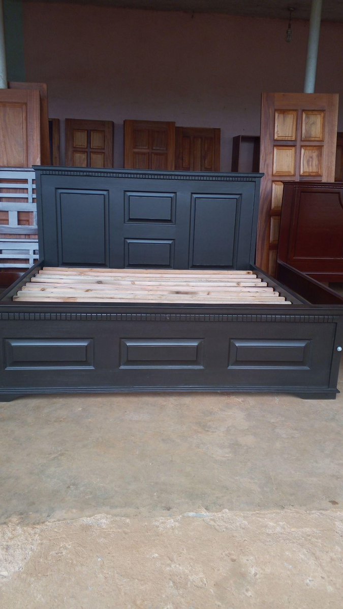 Solid wooden beds in all design 🙏
Best wood finish and joinery