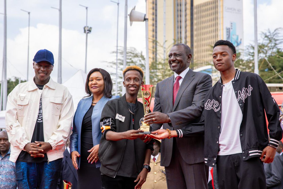 WilliamsRuto's tweet photo. That is why this year’s Jamhuri Day celebrations is themed around tourism and wildlife.

At the Kenyatta International Convention Centre, Nairobi. https://t.co/sihgmruLee