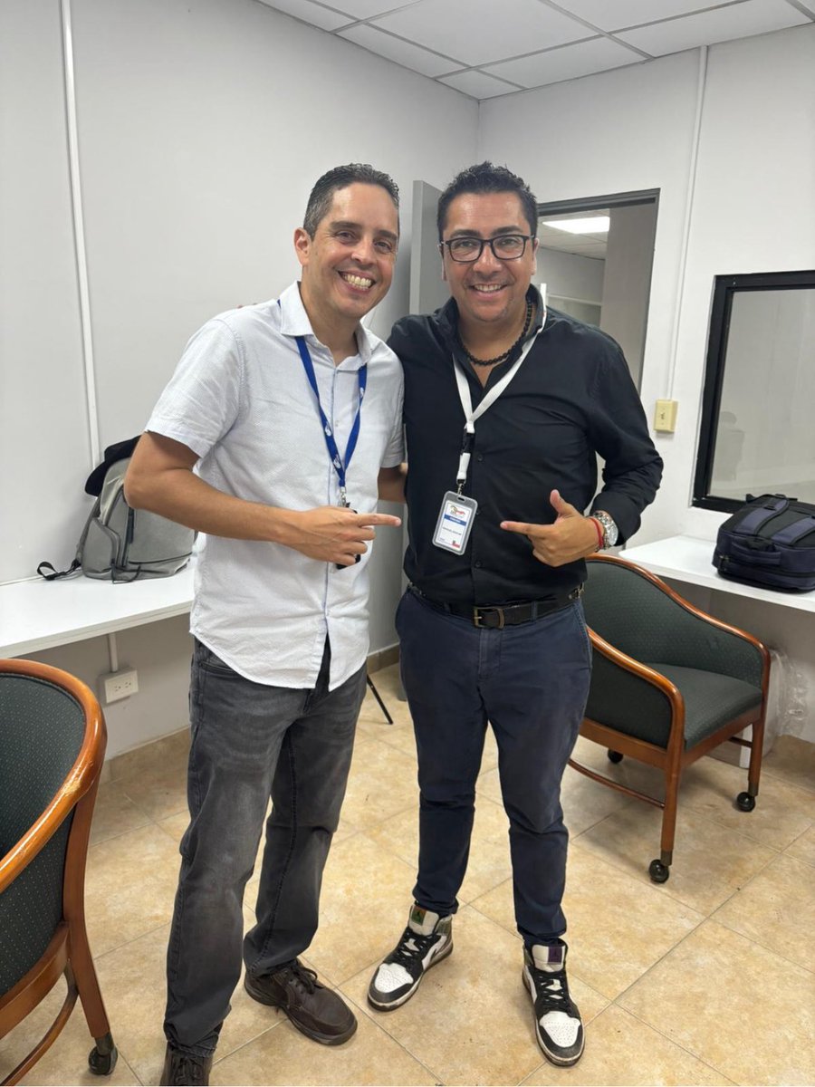 juancolondiaz's tweet photo. Serie Hípica del Caribe 2025 🇵🇦 - Un gusto compartir con los amigos @XavierMunozA @joebrunopr @eaguilarmoya @hoderlinjc @miguel_spinozsa @JCFeijoo y Marian Cabello 🇪🇨🇵🇷🇨🇱🇲🇽🇻🇪 https://t.co/LvGvL6u1yg