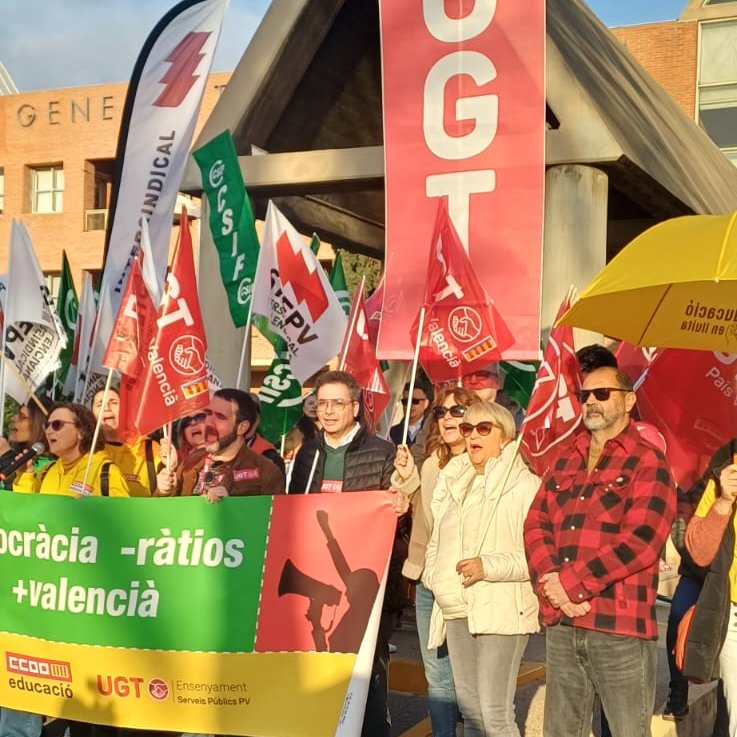 UGTPV's tweet photo. ✊Jornada de vaga a l'ensenyament 📚

Recuperar el poder adquisitiu perdut des de 2010 💸
Reforçar plantilles 👩‍🏫
Reduir ràtios 📉
Tindre infraestructures segures 🏫
Menys burocràcia 🗂️
Defensar el valencià a l’escola 💬

Exigim allò que és just https://t.co/VcY378sdib
