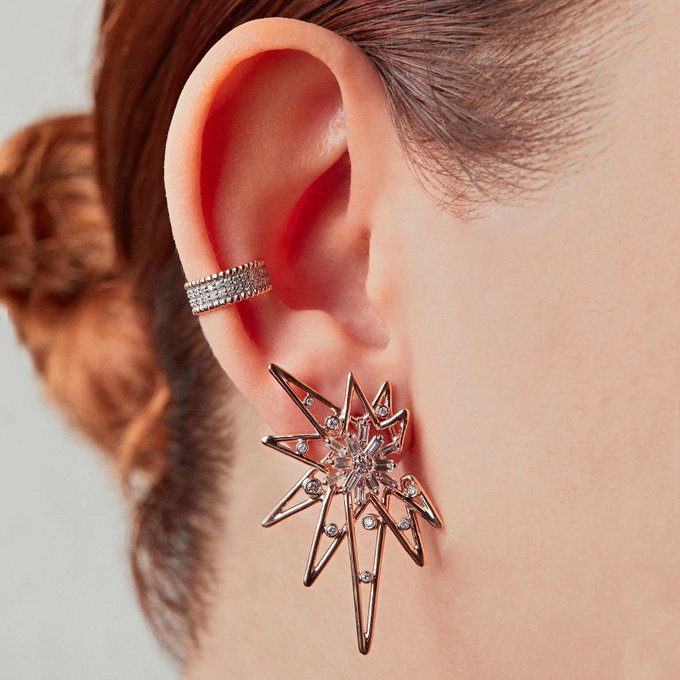 اتركي بريق ديسمبر يضيء إطلالتك باختيار مجوهرات للسهرات تليق بموسم الاحتفالات 