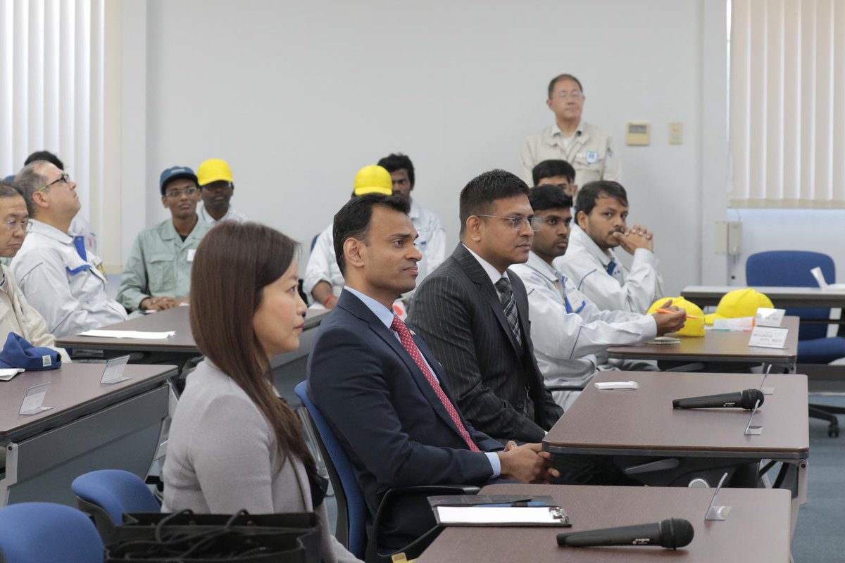 IndianEmbTokyo's tweet photo. 🇮🇳🤝🇯🇵 
DCM R. Madhu Sudan visited the factory of Koganei Seiki Co. Ltd. today and held a meeting with the Chairman & President. Fruitful discussions focused on enhancing India-Japan SME collaboration in precision engineering, and across the critical auto, space, and defence sectors were held.