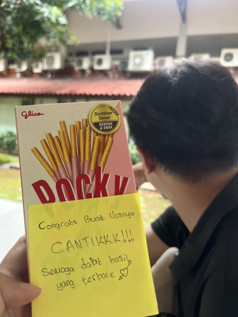 thisispuisi's tweet photo. hepi abis uas dikasih afeksi https://t.co/PgkkuSq6YC