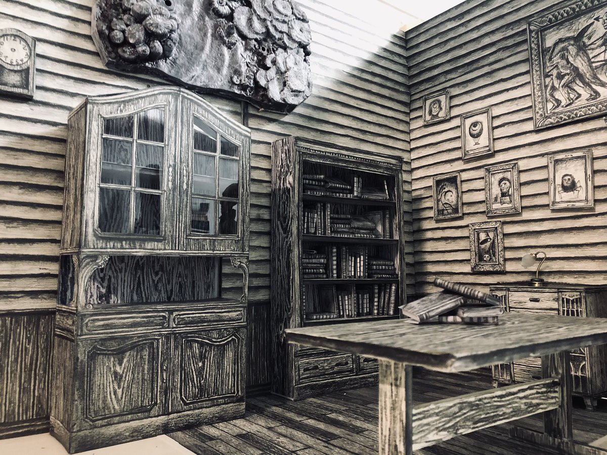 こんなアトリエで制作するのが夢です、、、
#Pencildrawing #Monochrome