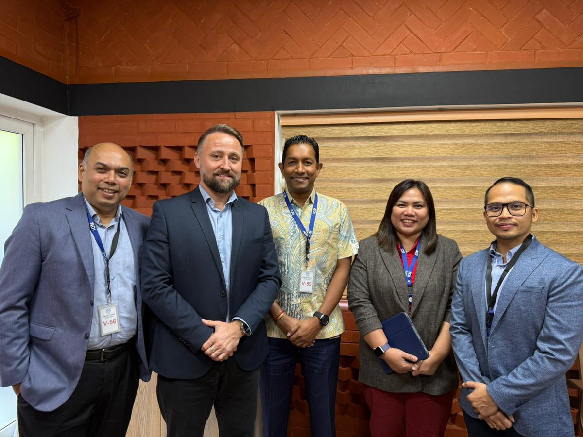 AchalaNavaratne's tweet photo. Our ability to support Rohingya refugees &amp; host communities in past 8+ years has been only possible thanks to amazing partnerships &amp; collaboration with key actors. 

Thankful to #RRRC @RohingyaResp @IOMBangladesh @UNHCR_BGD &amp; camp agencies for collective efforts. 

@BDRCS1 @ifrc https://t.co/cP5G9SgIIt