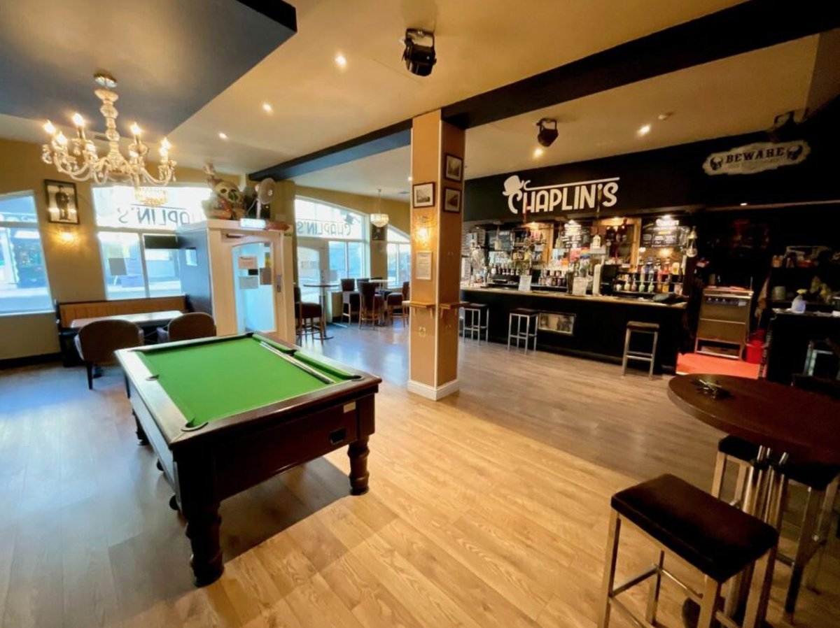 CPHestateagents's tweet photo. 🍻CPH COMMERCIAL: Chaplins, St. Thomas Street, Scarborough🍻
Offers in Region of £70,000 
LEASE FOR SALE | Fully equipped and well established town centre pub, located on the main stretch of Scarborough’s drinking scene. £70,000 ingoing required.
🔗 https://t.co/WV1hFrCmzG https://t.co/VxoW6ej59h