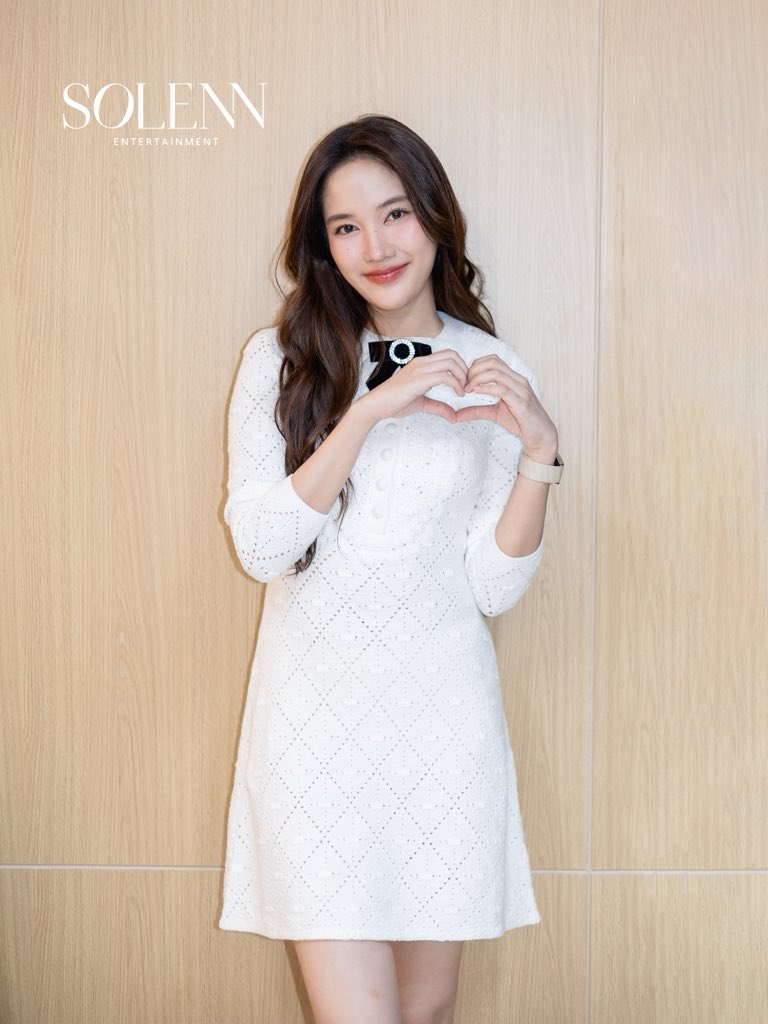 Solenn_Ent's tweet image. Gentle Joy ✨ 💟

#MelaB3xFreen #LaRochePosayTH
#solennEntertainment 
#srchafreen