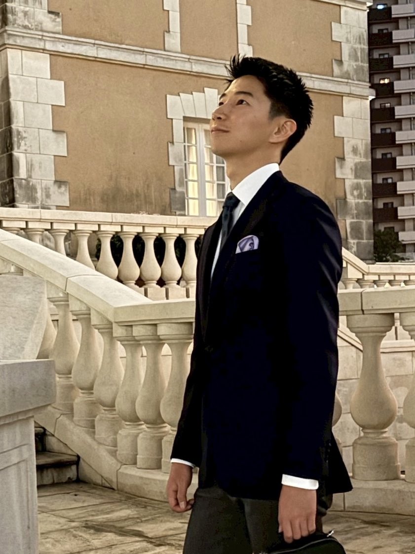 #今年も残りわずかなので今年一番伸びた写真を貼る
スーツもどき