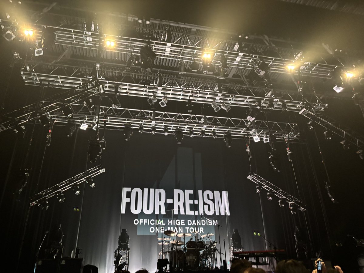 kyosaoyo1340's tweet image. 300番台でも近かった〜！
初スタンディングで終わったら足が棒だった🤭ライブで聴くのが
夢だった曲も聴けて涙でた😭
夢のような時間だったなあ、、。
ぼっちだったけど周りの人と話して楽しかった❣️
素敵な時間をありがとう😭
#four-reism