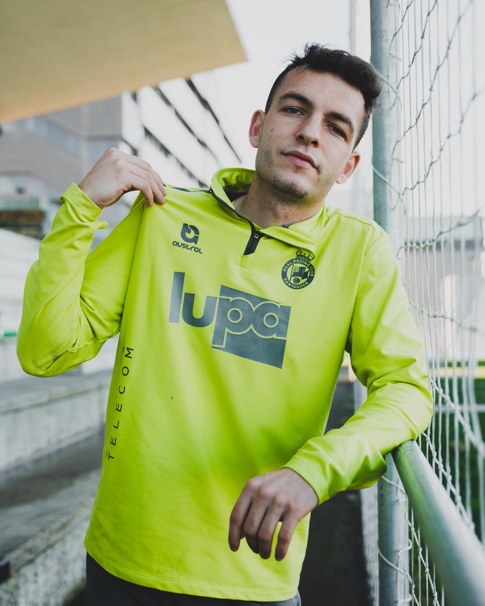 💪🏻 “Lo individual se resalta porque el colectivo está muy bien”

🫂 Vicente destaca el buen momento del Racing a nivel colectivo y se mostró cauteloso: “Vamos a seguir así, no merece la pena hablar de liderato”

📝 realracingclub.es/noticias/lo-in…