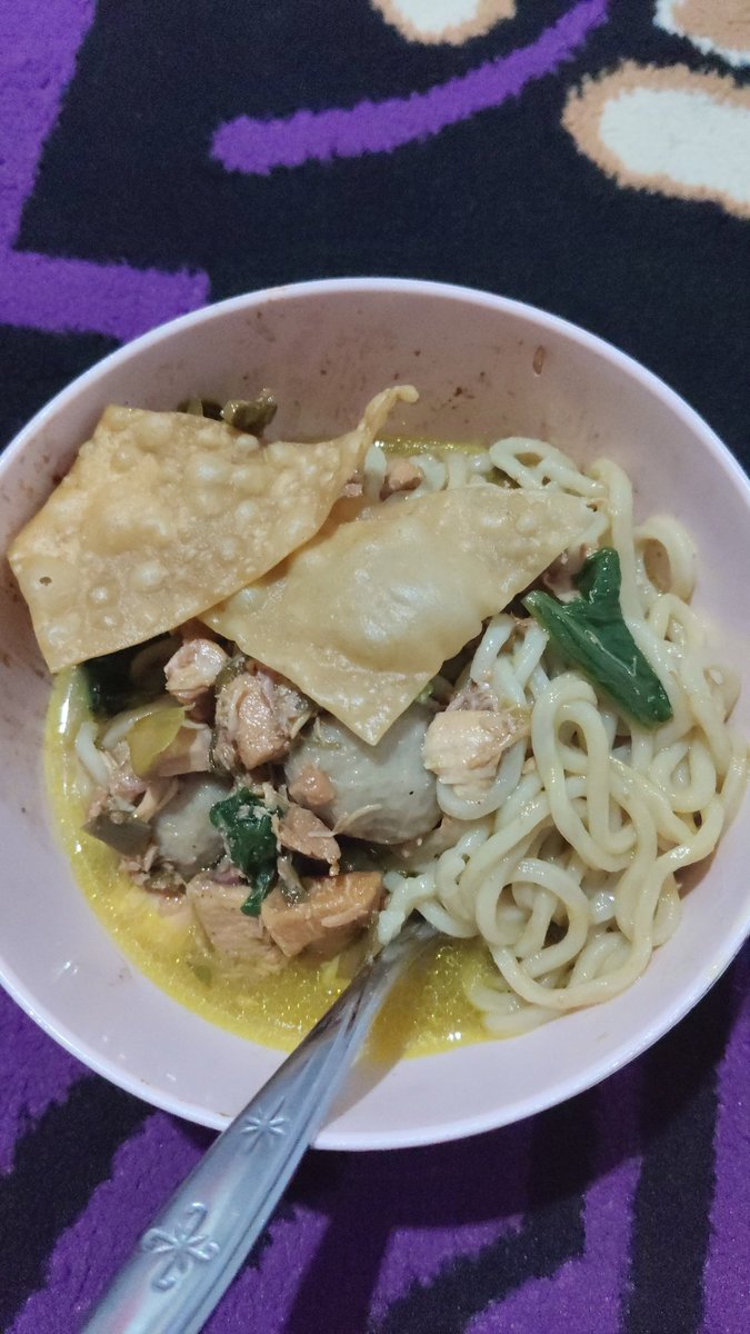 studywithAhid's tweet image. Ini baru lebih pas, semangkuk mie ayam sebelum begadang