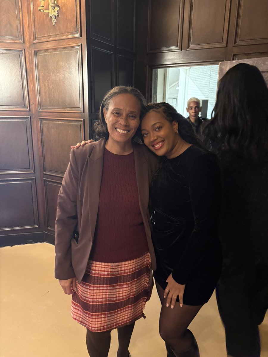 Alexis Ware News tweet media
