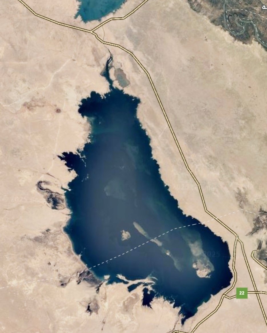 بحيرة في العراق 🇮🇶 تقع بين الوسط والجنوب, 
صور تبين الفرق بين ١٩٨٤ و٢٠٢٠

#العراق #الجفاف