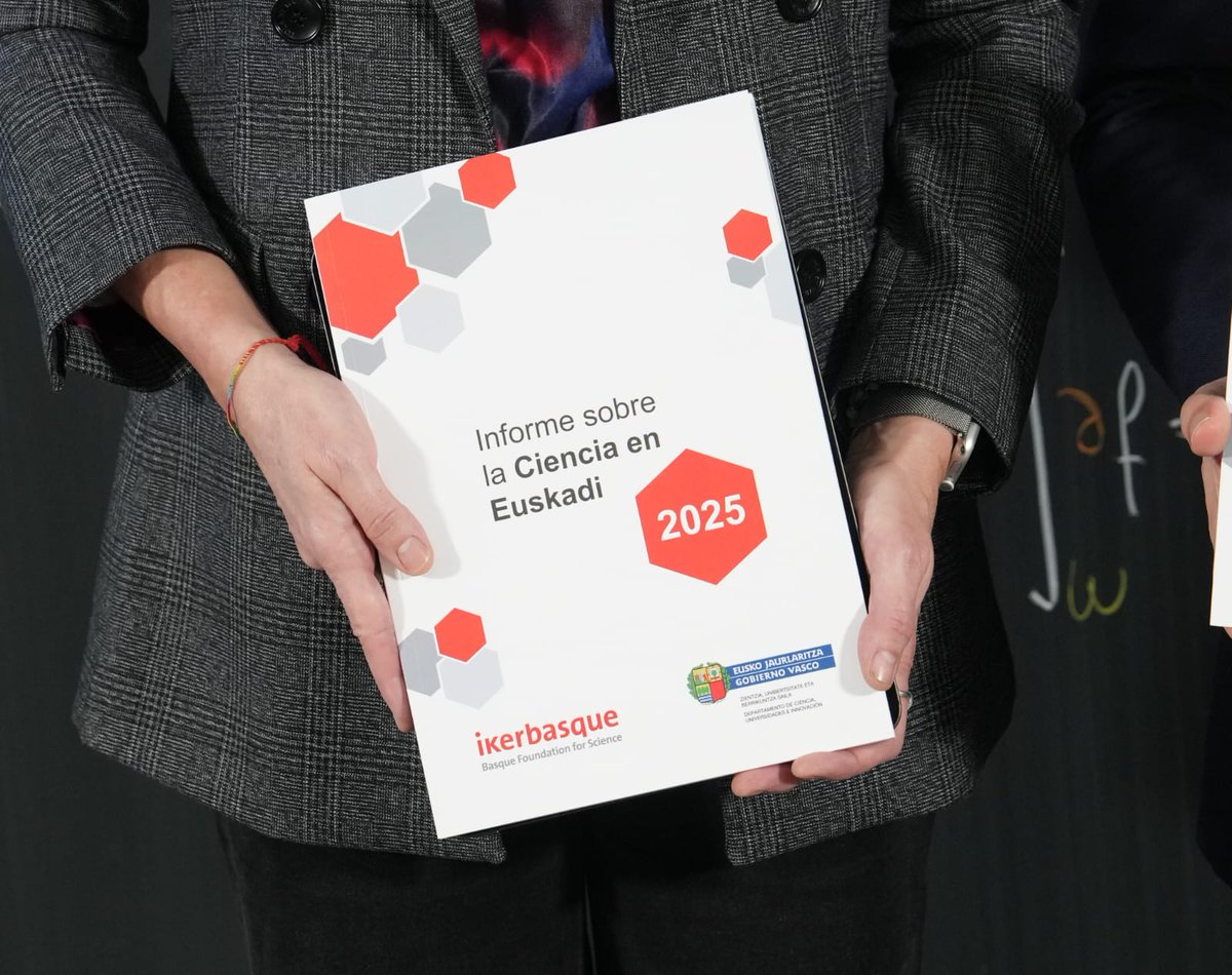 🔴 Gaur, Euskadiko Zientzia Txostena 2025 aurkeztu dugu. Emaitzak oso onak izan dira:👩‍🔬 Euskadin 24.000  pertsona baino gehiago aritzen dira ikerketan. Lanean ari diren 100  pertsonatik 2 baino gehiago ikerketa-lanetan aritzen dira. ikerbasque.net/eu/berriak/eus…