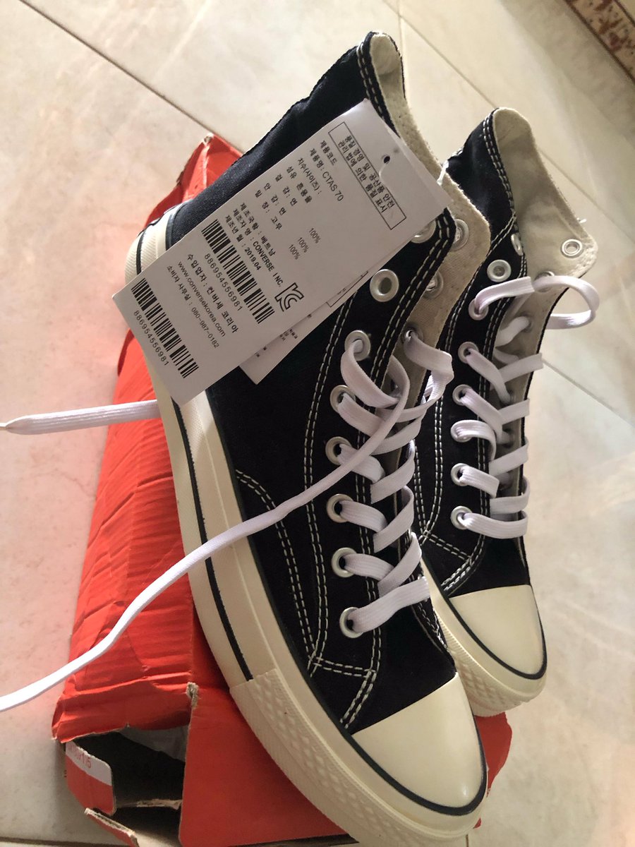 dijual sepatu converse ori, belum pernah pake. alasan jual salah size (size 40), harga asli 1,3 dilapas 600 buat nambah uang kuliah #coverse #jualmurah