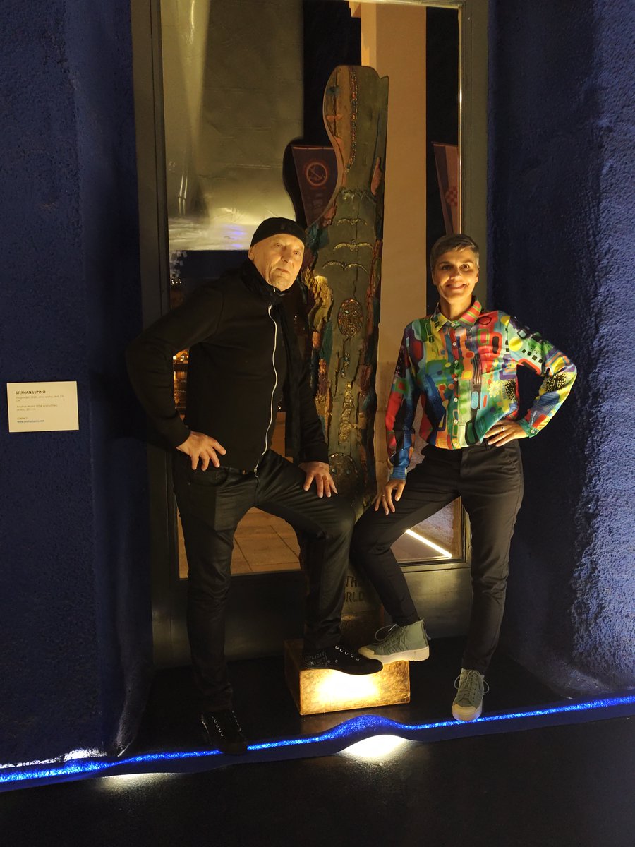 mapoxyomenos's tweet image. Last night we opened Stephan Lupino’s exhibition! His new sculpture Another World, created exclusively for this event, was presented along with a film on his creative process. You can see the work in one of our lobby windows until 11 Jan 2026!