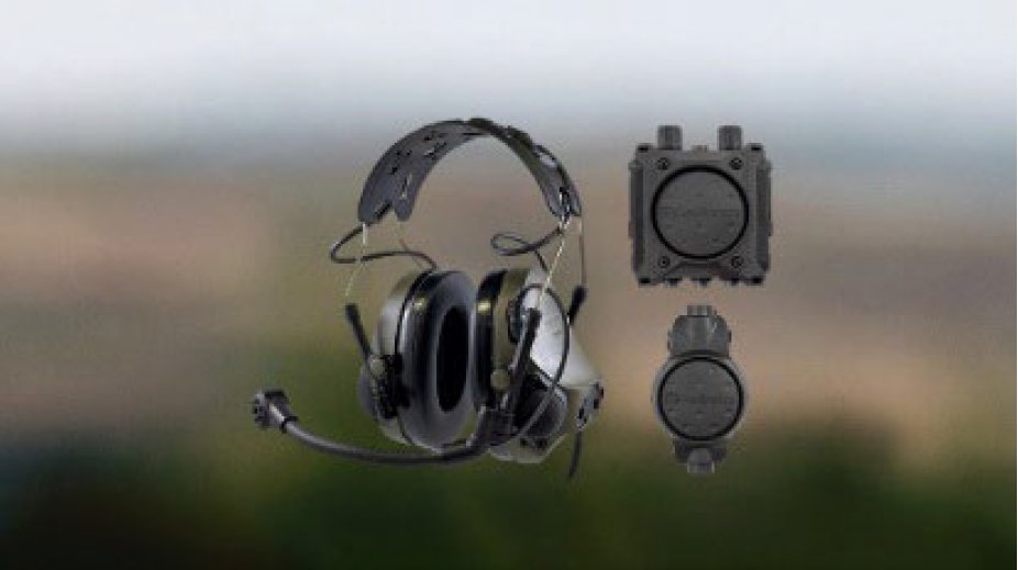 KdoMagazin's tweet photo. Taktische Kommunikation: #Bundeswehr ruft weitere Sprechsätze mit Gehörschutzfunktion bei #Rheinmetall ab. Es sollen 50.000 Sätze des Sprechsatzes mit Gehörschutzfunktion (SmG) geliefert werden. Der Rahmenvertrag sieht die Lieferung von bis zu 191.000 SmG-Sätzen vor. #CEOTRONICS https://t.co/PVkDOqGtG9