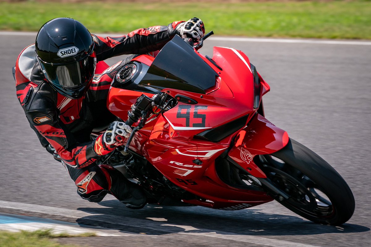 F4RR25's tweet photo. 名前：ゆーぱん
年齢：28
身長：167 
住み：東京
車種：YZFR25  F4RR  Rocky
赤好き、赤白黒の配色が大好物です笑

#YAMAHA #YZF #R25
#MVAgusta #F4RR
#バイク乗りと繋がりたい
#バイク乗りとして軽く自己紹介 https://t.co/DCFwNCpwNQ