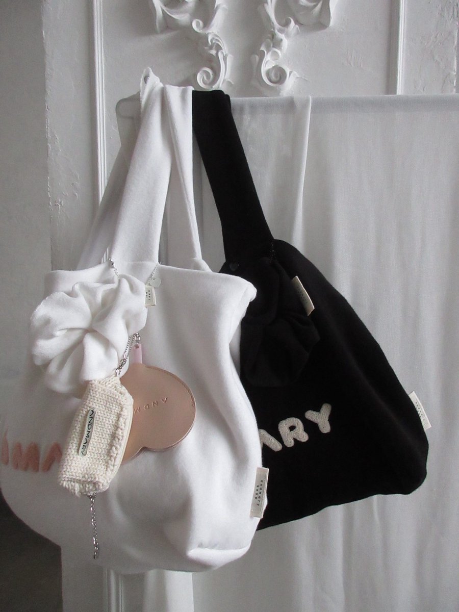バッグ Milky pile tote bag with chouchou black BLACK ROYAL トートバッグ（2002528979） | TAKEO