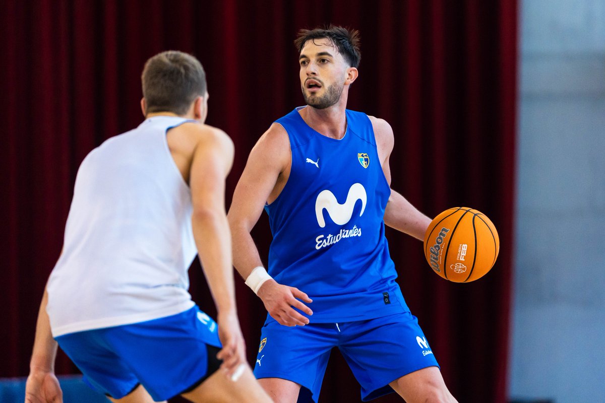 MovistarEstu's tweet photo. Ya viste de azul @Sergi_Garcia10 💙😃

#MovistarEstudiantes https://t.co/P4iGAPTCxC