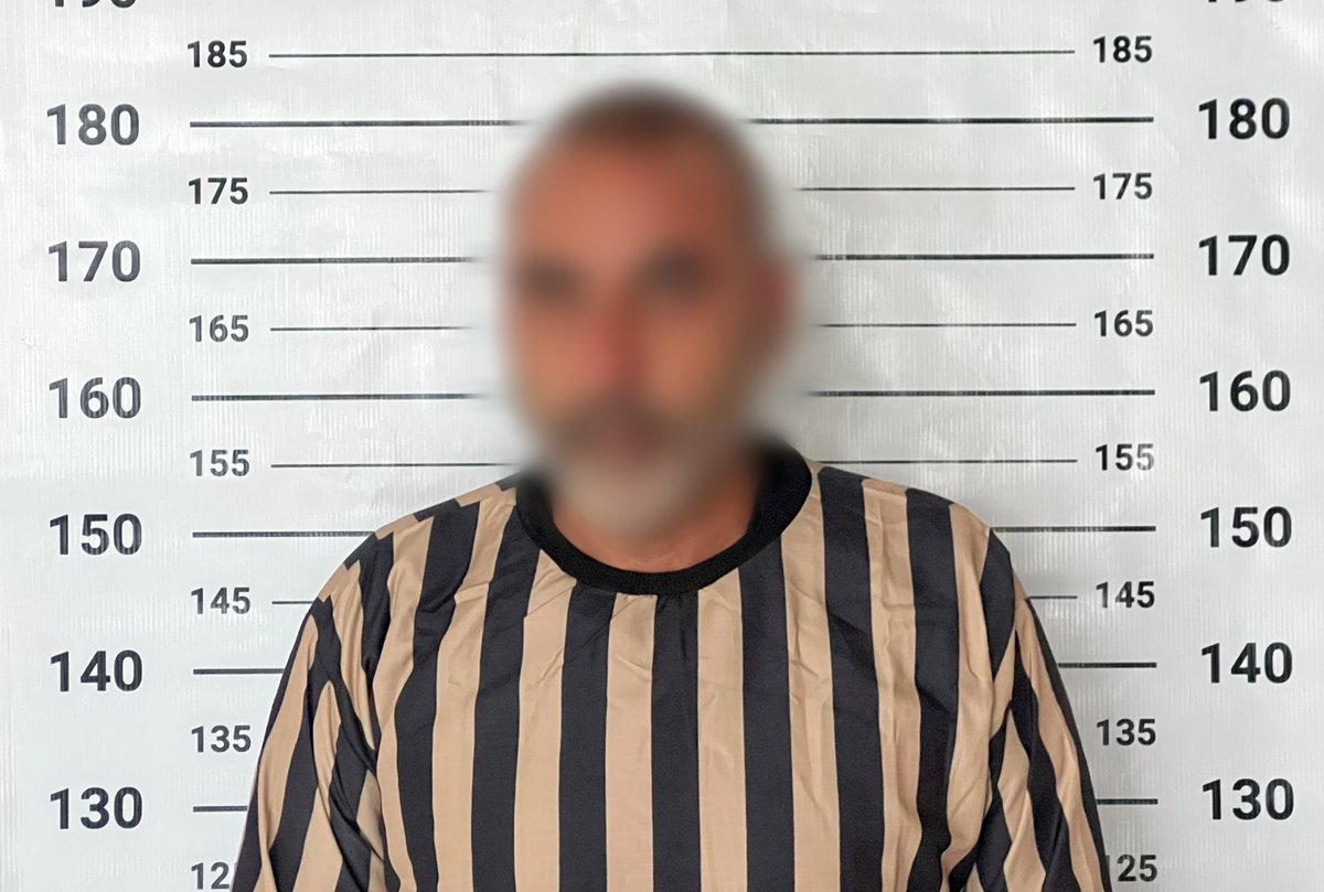 أحبطت إدارة مكافحة المخدرات محاولة تهريب كميات كبيرة من المواد المخدرة عبر الحدود السورية – اللبنانية، في عملية أمنية محكمة أُعدّت استناداً إلى معلومات دقيقة، وأسفرت عن إلقاء القبض على كل من "أ.م" و"ص.ش" المتورطين في العملية وضبط المواد المخدرة.