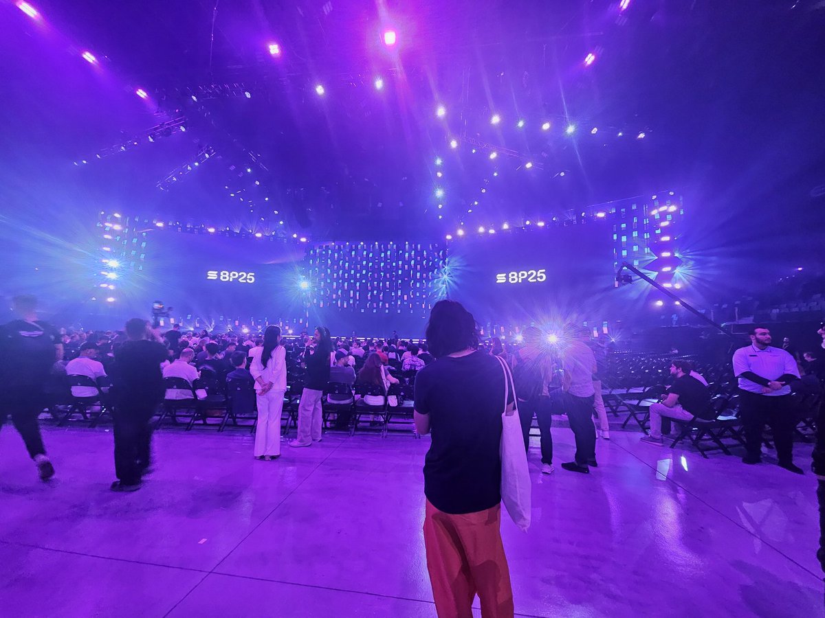 Solana vibezzzzz!

<a href="/SolanaConf/">Solana Breakpoint 🇦🇪 Abu Dhabi Dec 11-13</a>