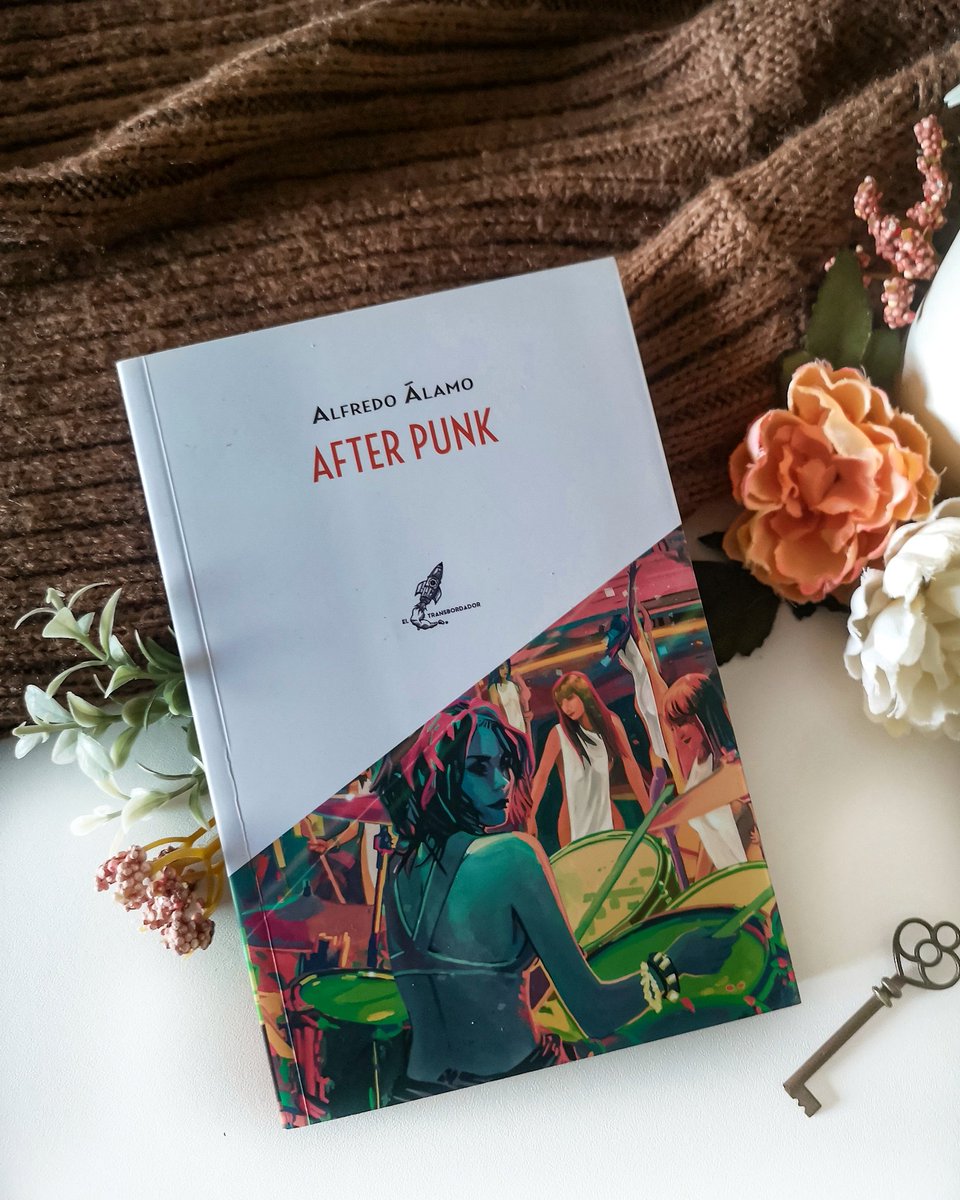 MariaT0's tweet photo. Nueva reseña en el blog: Afterpunk, de Alfredo Álamo https://t.co/KDG82qj4Hp 🤘 https://t.co/JAy7fzapta