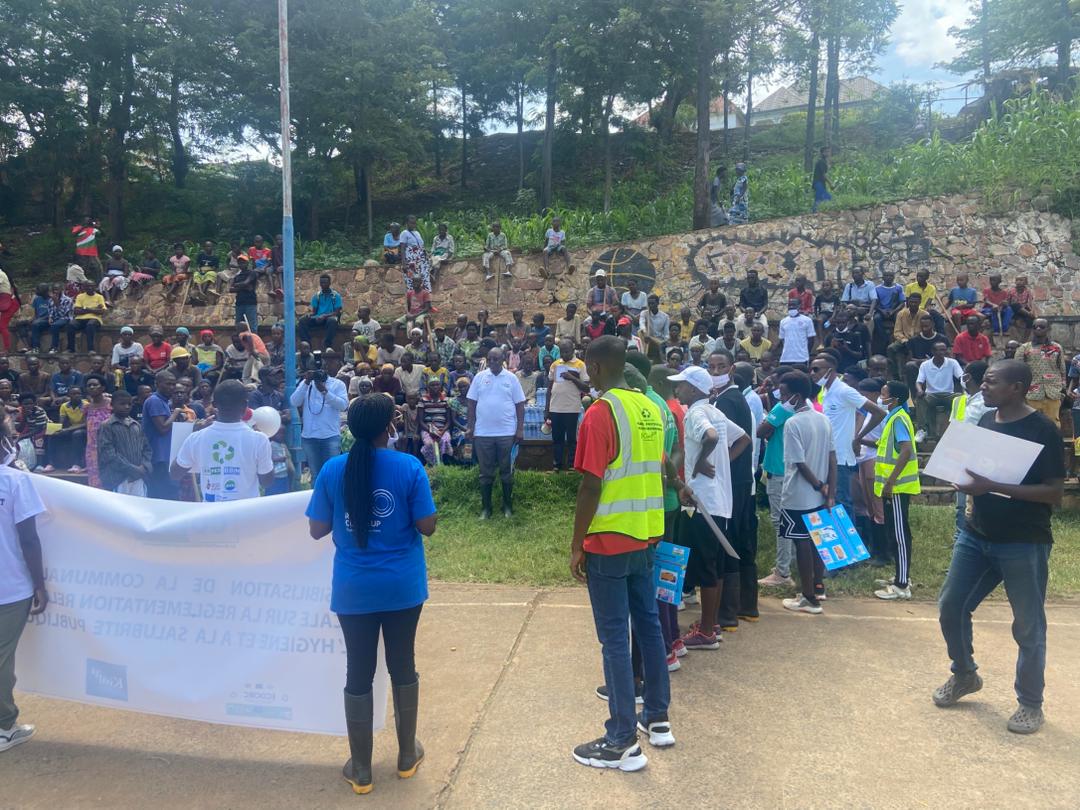 EnvironmentUb's tweet image. Mutanga Sud nettoyé !
@EnvironmentUb, le COPED (ECOCIRC) &amp;amp; KINJU ont mené une sensibilisatio sur la salubrité publique.
+50 sacs collectés
Appels forts des autorités pour un comportement responsable
Ensemble pour une ville propre #Burundi #Environnement #CleanUp #ECOCIRC