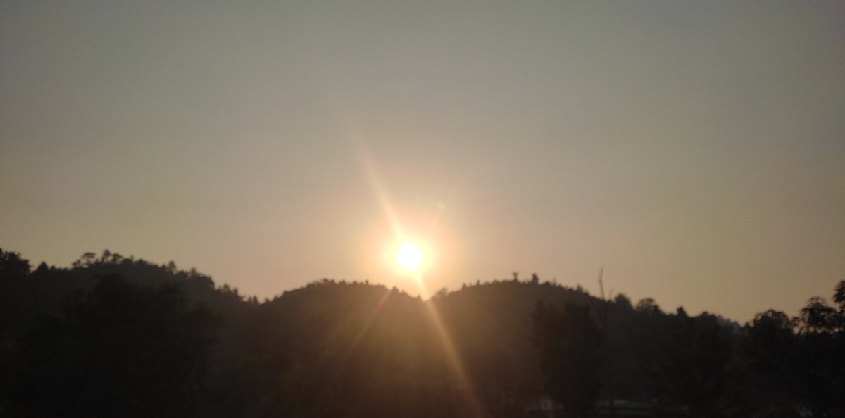lemonade_shakes's tweet photo. 🔆🧡
#SunlightForHobi 
 #TGLIWBTS https://t.co/HdGRpM6I54
